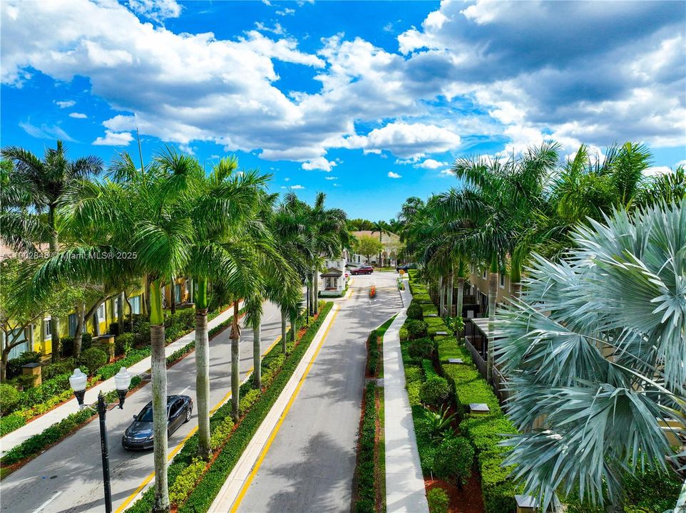 For Sale: $334,900 (3 beds, 2 baths, 1302 Square Feet)