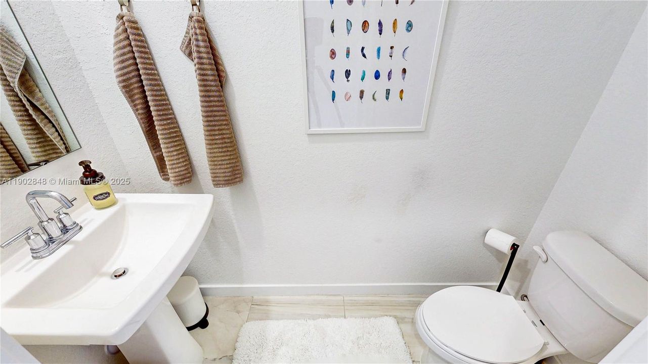 For Sale: $334,900 (3 beds, 2 baths, 1302 Square Feet)