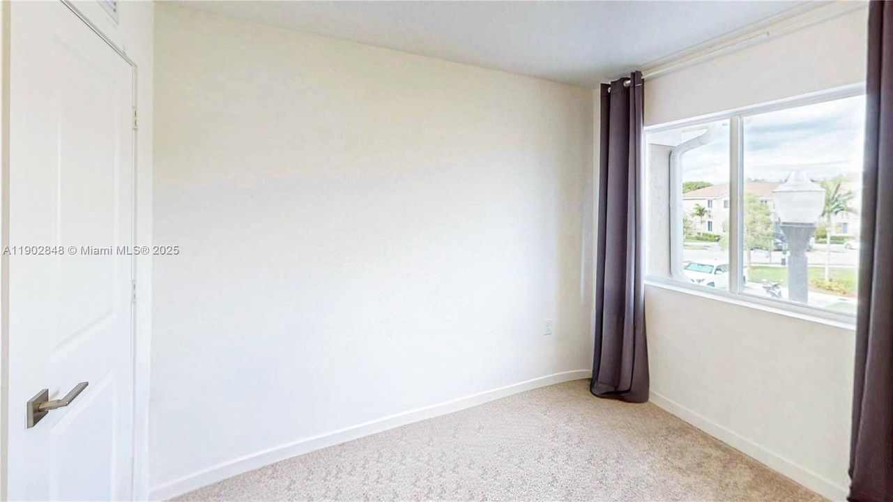 For Sale: $334,900 (3 beds, 2 baths, 1302 Square Feet)