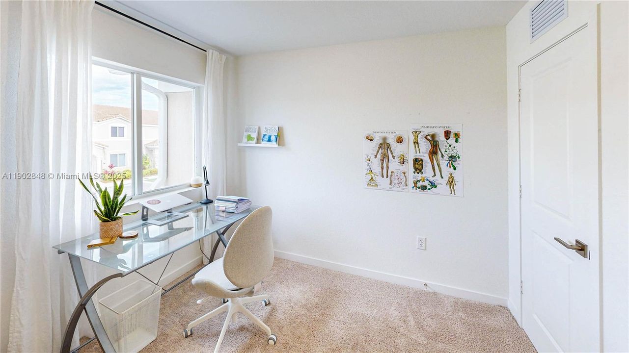 For Sale: $334,900 (3 beds, 2 baths, 1302 Square Feet)