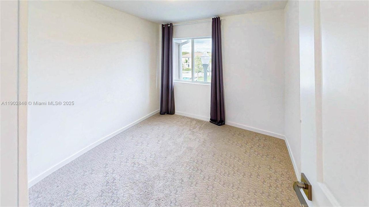 For Sale: $334,900 (3 beds, 2 baths, 1302 Square Feet)