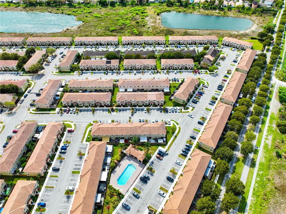 For Sale: $334,900 (3 beds, 2 baths, 1302 Square Feet)