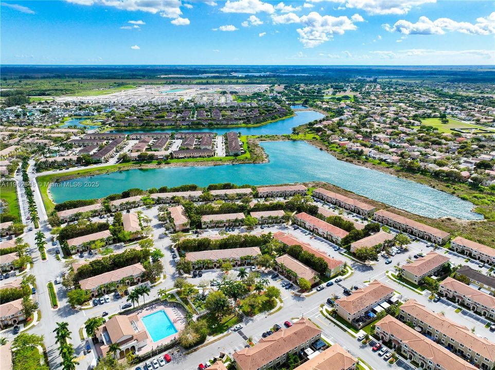 For Sale: $334,900 (3 beds, 2 baths, 1302 Square Feet)