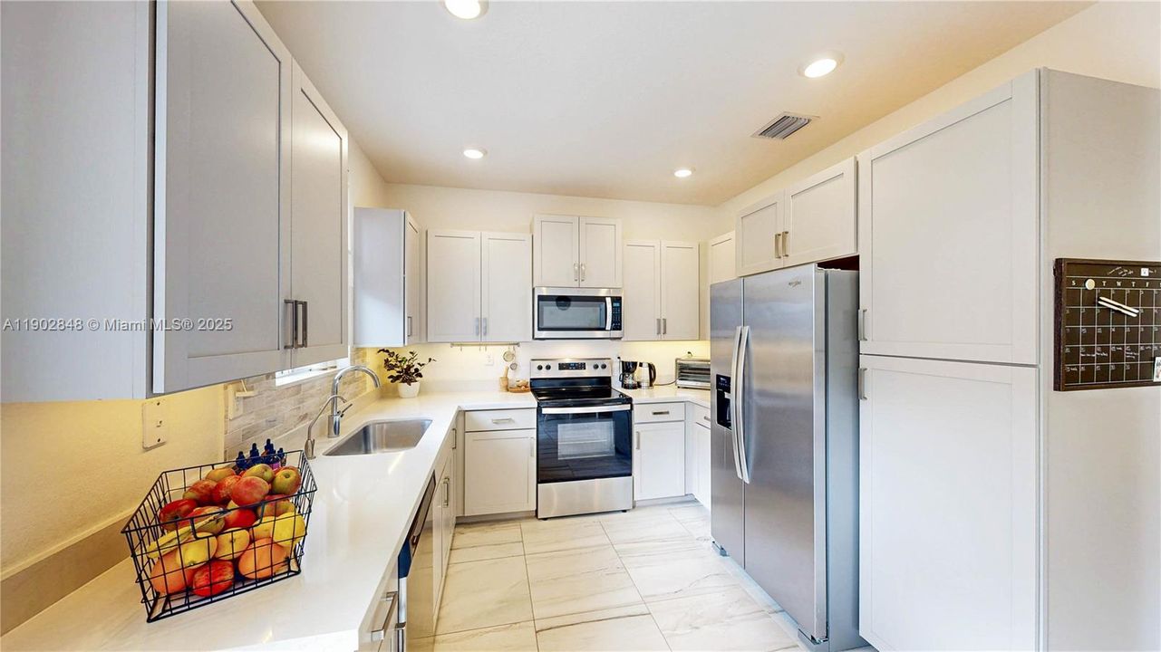 For Sale: $334,900 (3 beds, 2 baths, 1302 Square Feet)