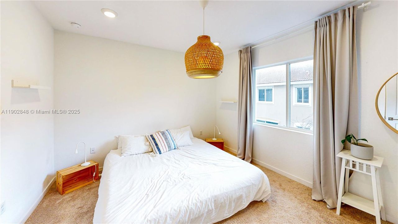 For Sale: $334,900 (3 beds, 2 baths, 1302 Square Feet)