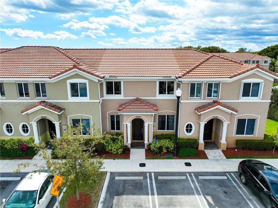 For Sale: $334,900 (3 beds, 2 baths, 1302 Square Feet)