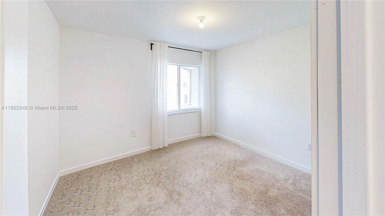 For Sale: $334,900 (3 beds, 2 baths, 1302 Square Feet)