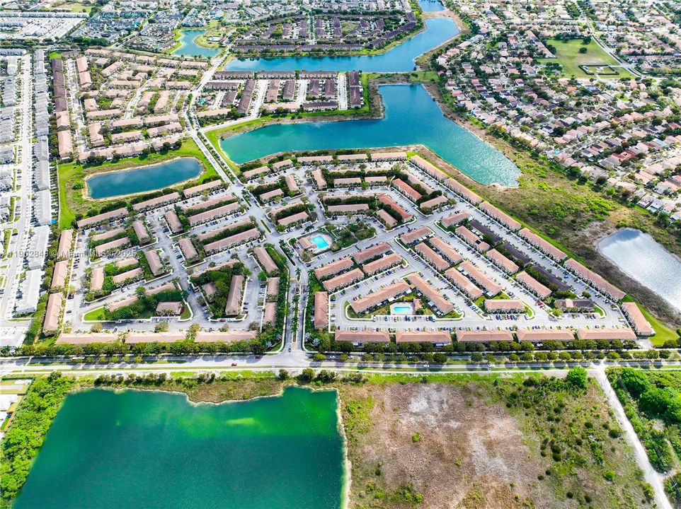 For Sale: $334,900 (3 beds, 2 baths, 1302 Square Feet)