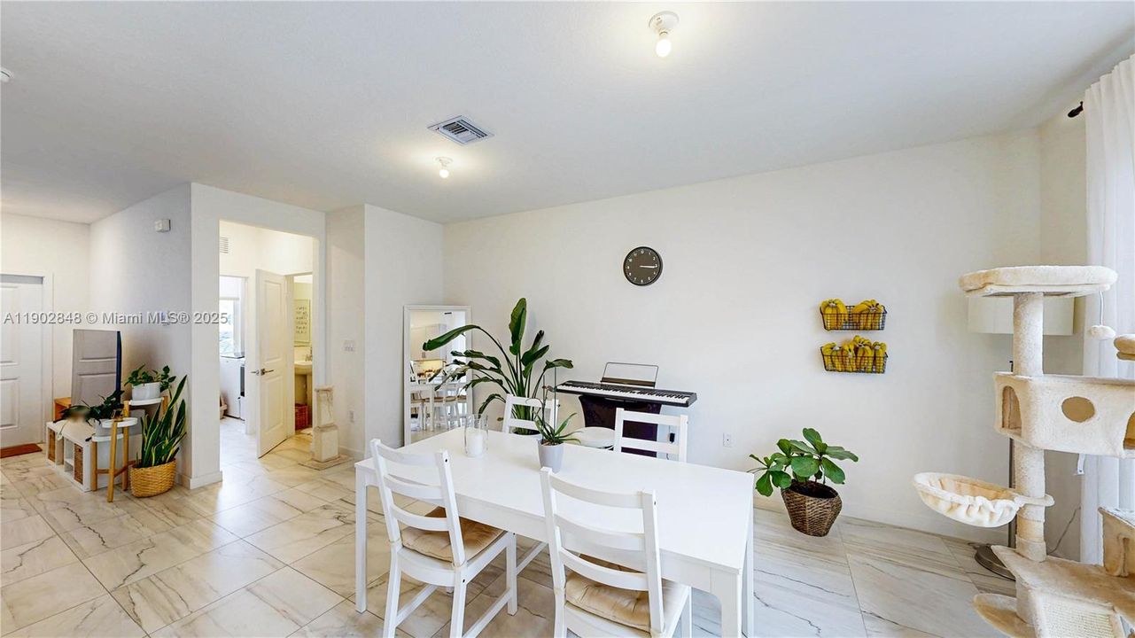 For Sale: $334,900 (3 beds, 2 baths, 1302 Square Feet)