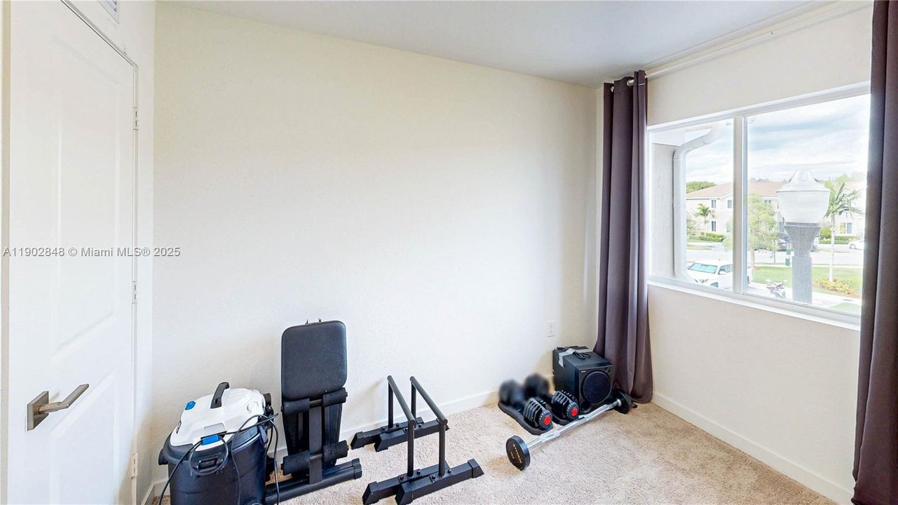 For Sale: $334,900 (3 beds, 2 baths, 1302 Square Feet)