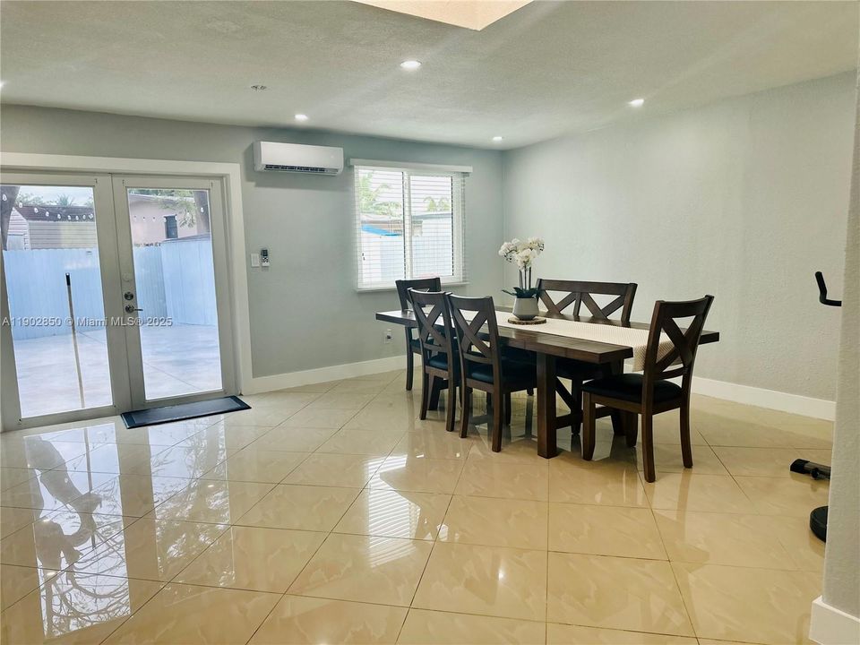 For Sale: $650,000 (4 beds, 2 baths, 1828 Square Feet)