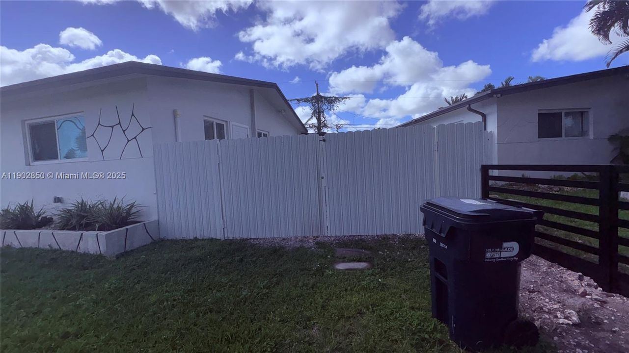 For Sale: $650,000 (4 beds, 2 baths, 1828 Square Feet)