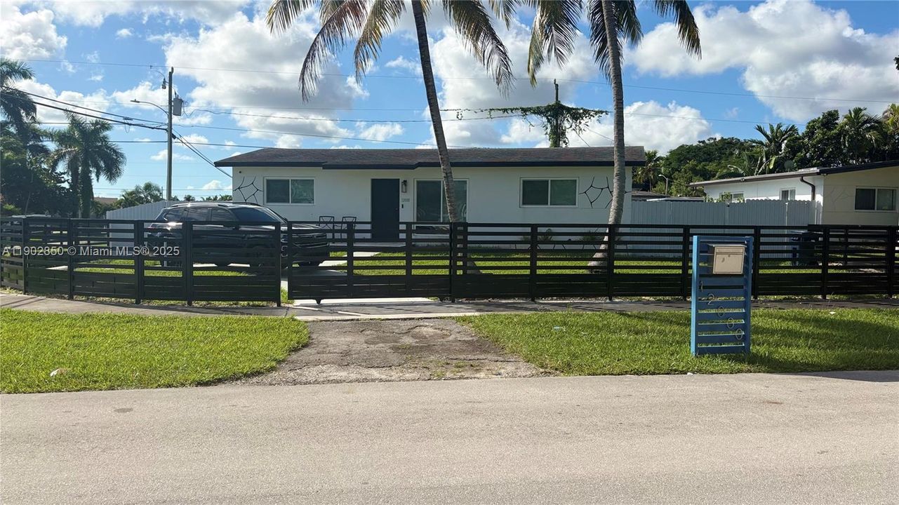 For Sale: $650,000 (4 beds, 2 baths, 1828 Square Feet)