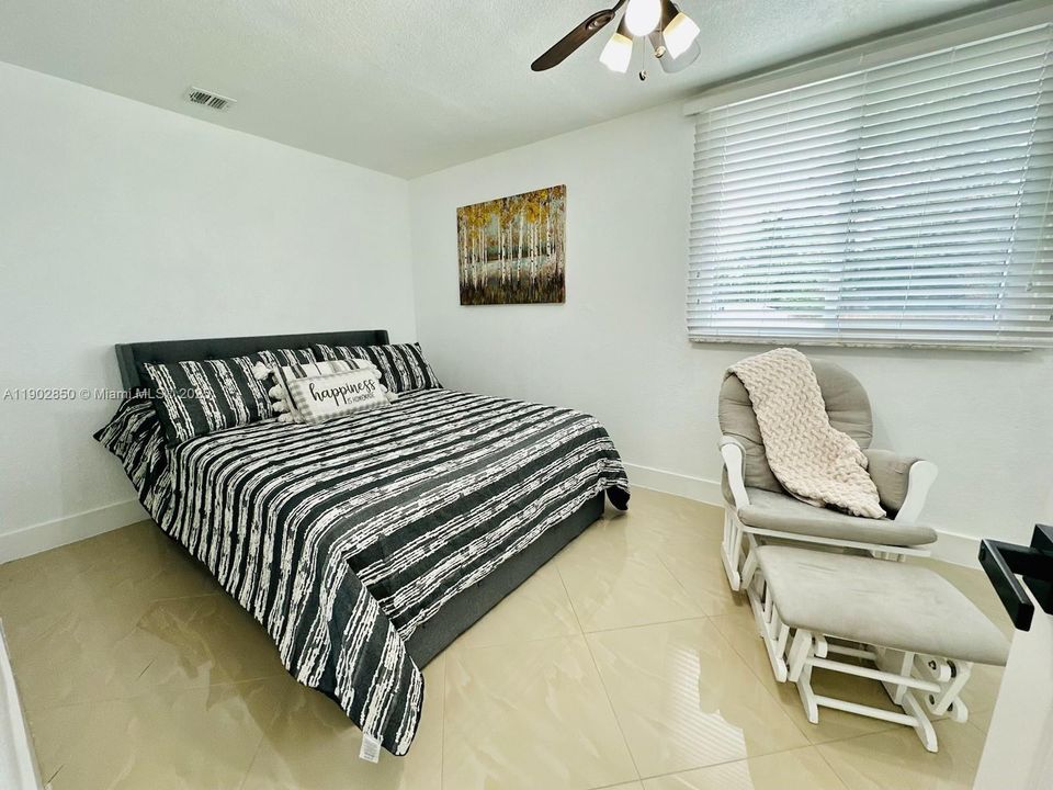 For Sale: $650,000 (4 beds, 2 baths, 1828 Square Feet)