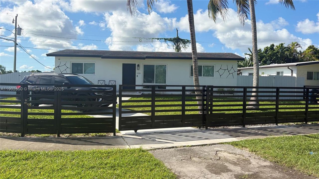For Sale: $650,000 (4 beds, 2 baths, 1828 Square Feet)