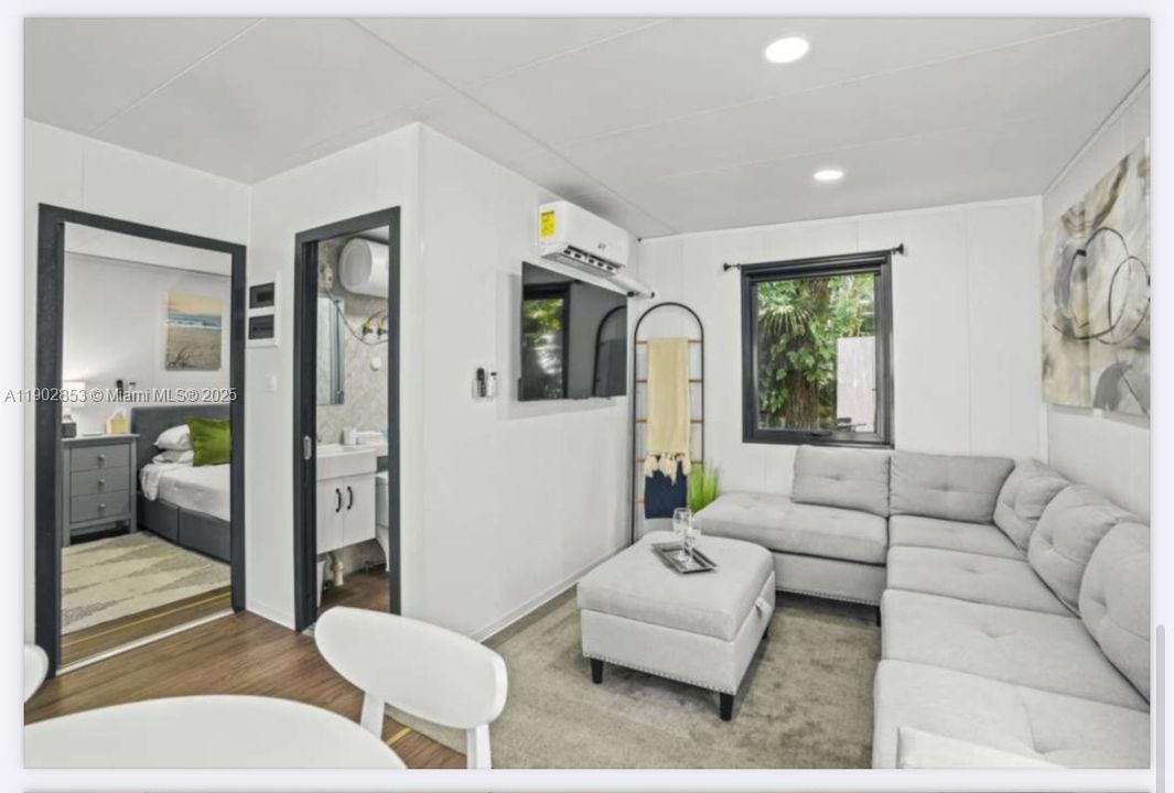 For Sale: $125,000 (2 beds, 1 baths, 480 Square Feet)