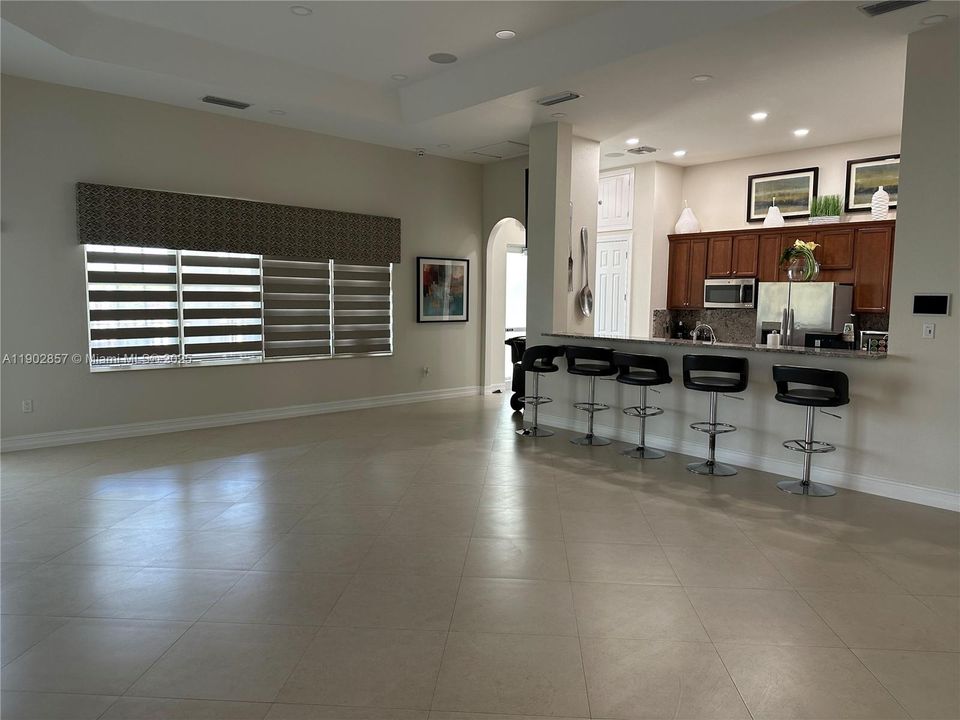 Active With Contract: $2,875 (3 beds, 2 baths, 1545 Square Feet)