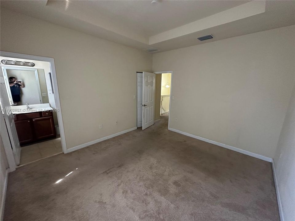 Active With Contract: $2,875 (3 beds, 2 baths, 1545 Square Feet)