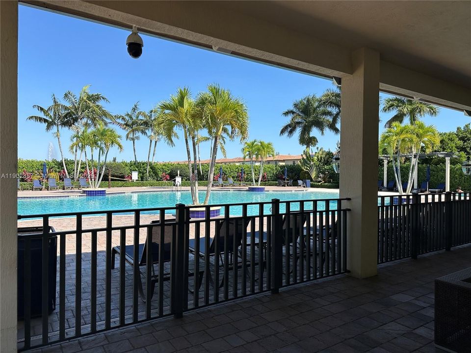 Active With Contract: $2,875 (3 beds, 2 baths, 1545 Square Feet)