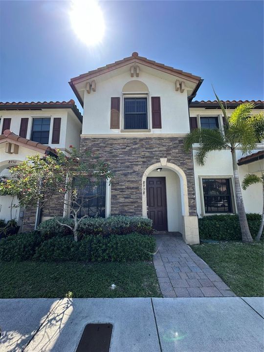 Active With Contract: $2,875 (3 beds, 2 baths, 1545 Square Feet)