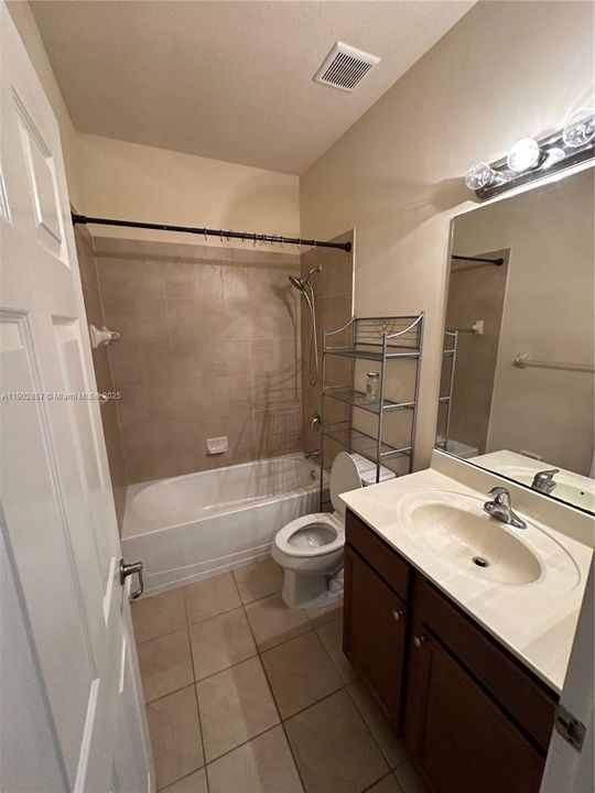 Active With Contract: $2,875 (3 beds, 2 baths, 1545 Square Feet)