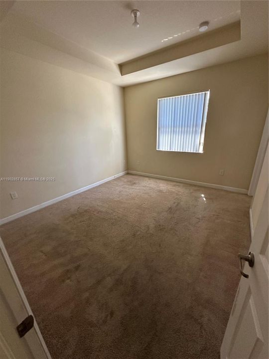 Active With Contract: $2,875 (3 beds, 2 baths, 1545 Square Feet)