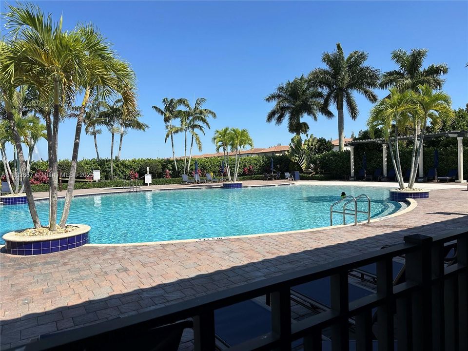 Active With Contract: $2,875 (3 beds, 2 baths, 1545 Square Feet)