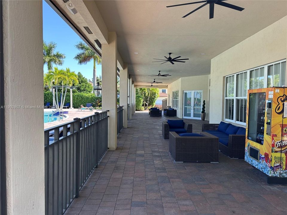 Active With Contract: $2,875 (3 beds, 2 baths, 1545 Square Feet)