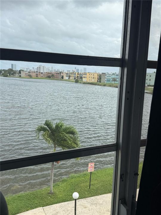 For Sale: $134,000 (1 beds, 1 baths, 793 Square Feet)