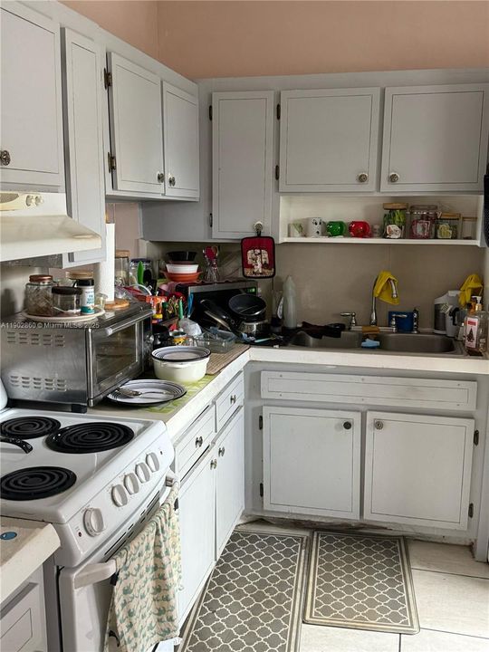 For Sale: $134,000 (1 beds, 1 baths, 793 Square Feet)