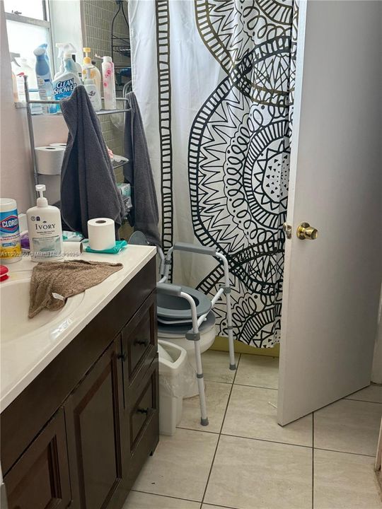 For Sale: $134,000 (1 beds, 1 baths, 793 Square Feet)