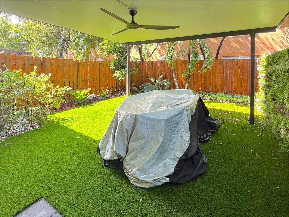 For Rent: $3,200 (4 beds, 2 baths, 1820 Square Feet)