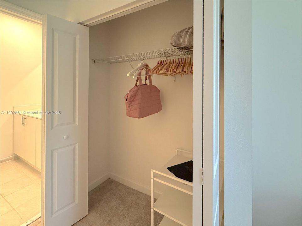 For Rent: $3,200 (4 beds, 2 baths, 1820 Square Feet)