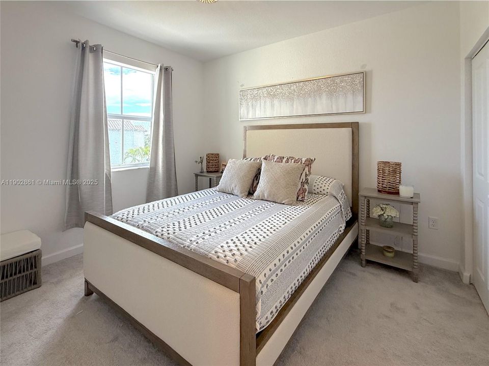 For Rent: $3,200 (4 beds, 2 baths, 1820 Square Feet)