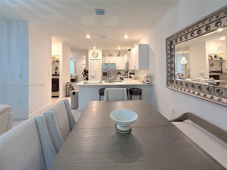 For Rent: $3,200 (4 beds, 2 baths, 1820 Square Feet)