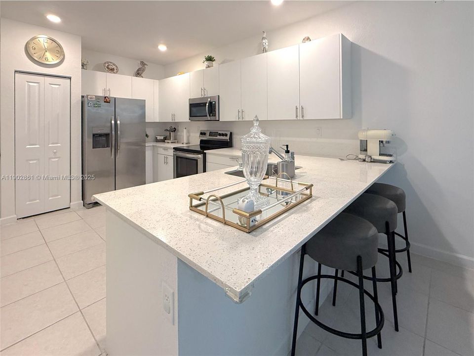 For Rent: $3,200 (4 beds, 2 baths, 1820 Square Feet)