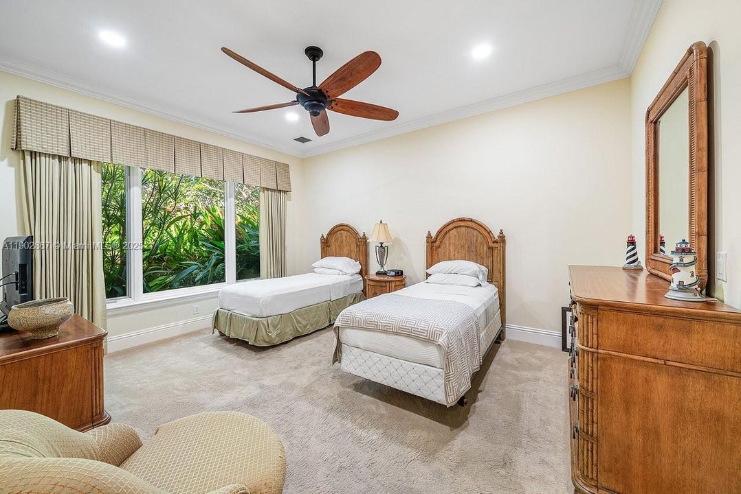 Active With Contract: $5,200,000 (3 beds, 3 baths, 4393 Square Feet)