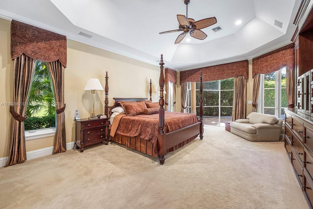 Active With Contract: $5,200,000 (3 beds, 3 baths, 4393 Square Feet)