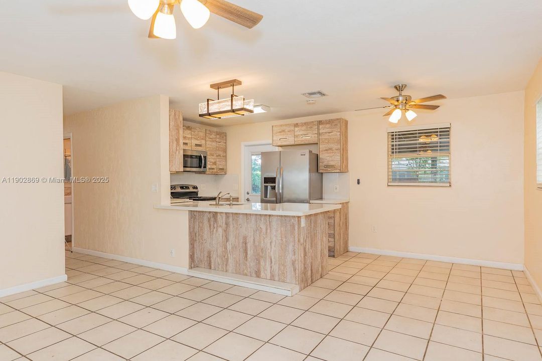 For Rent: $3,395 (3 beds, 2 baths, 1012 Square Feet)