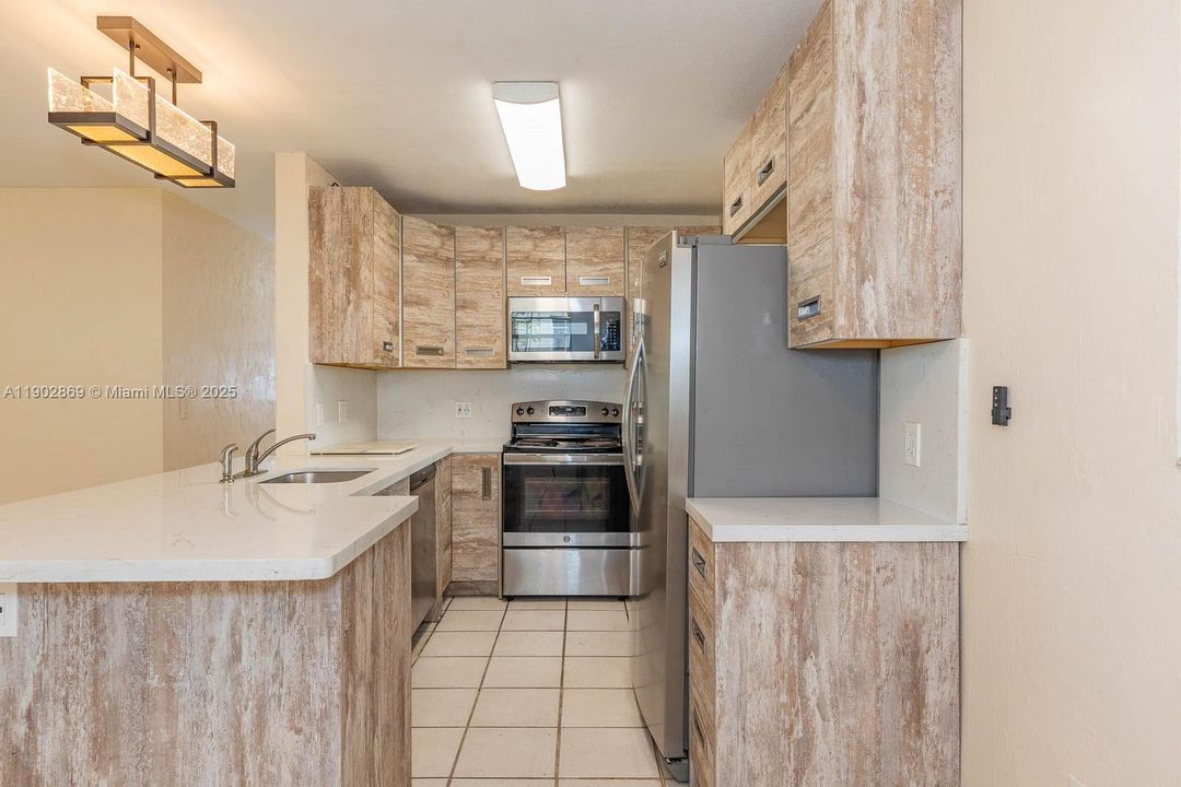 For Rent: $3,395 (3 beds, 2 baths, 1012 Square Feet)