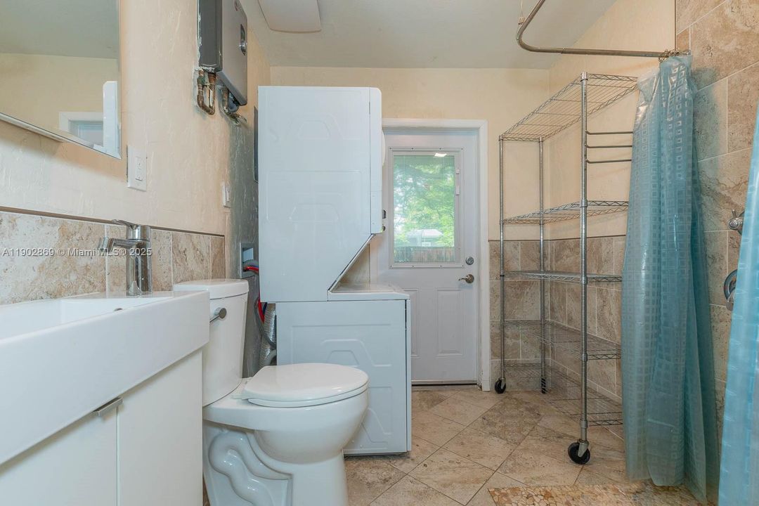 For Rent: $3,395 (3 beds, 2 baths, 1012 Square Feet)