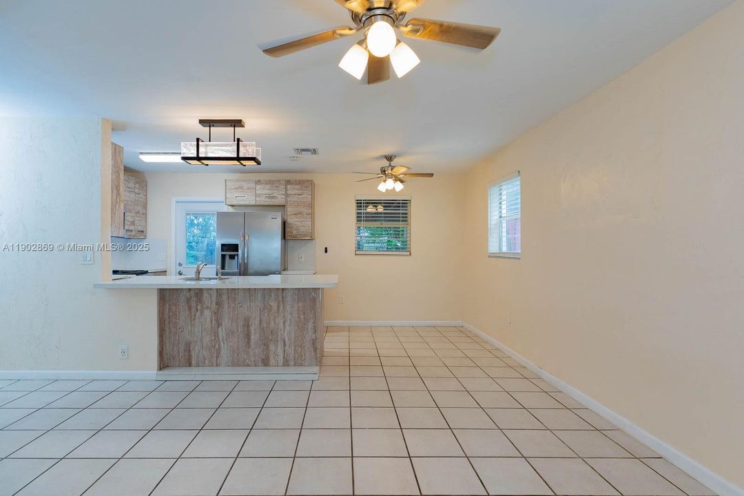 For Rent: $3,395 (3 beds, 2 baths, 1012 Square Feet)