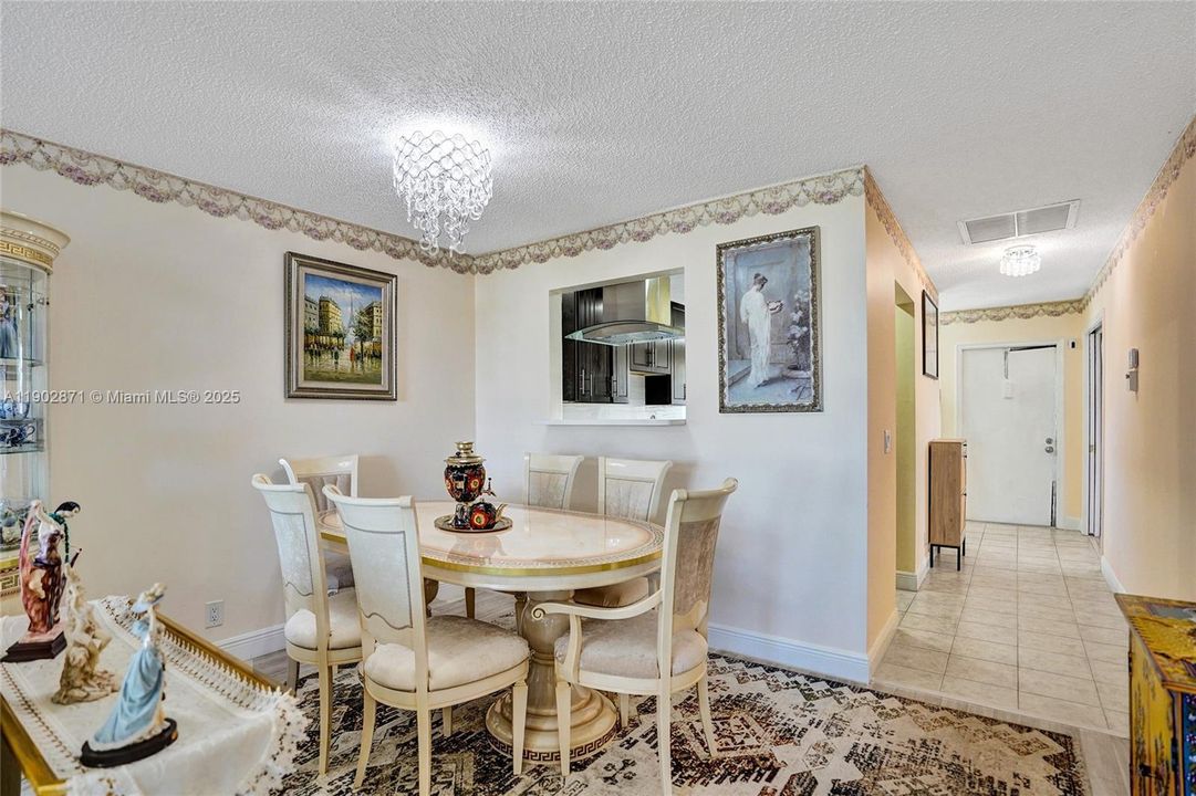 出租: $1,750 (2 贝兹, 2 浴室, 1148 平方英尺)