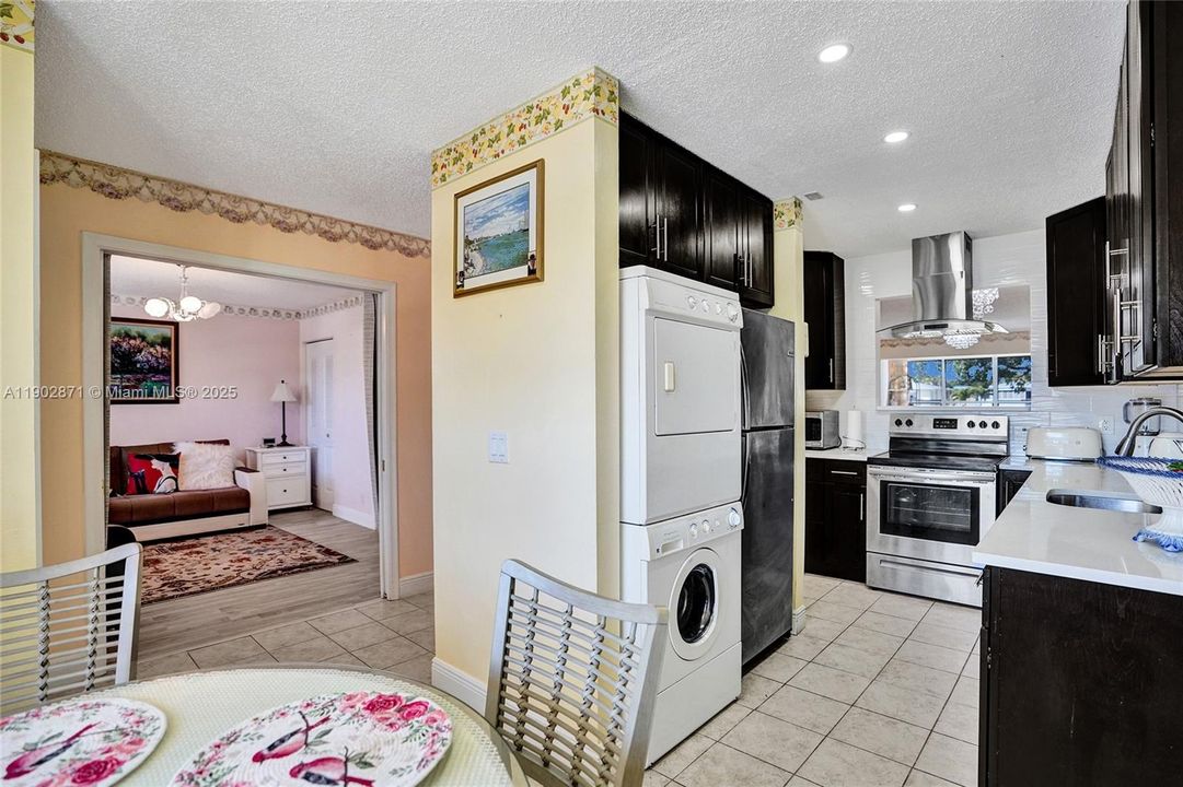 出租: $1,750 (2 贝兹, 2 浴室, 1148 平方英尺)