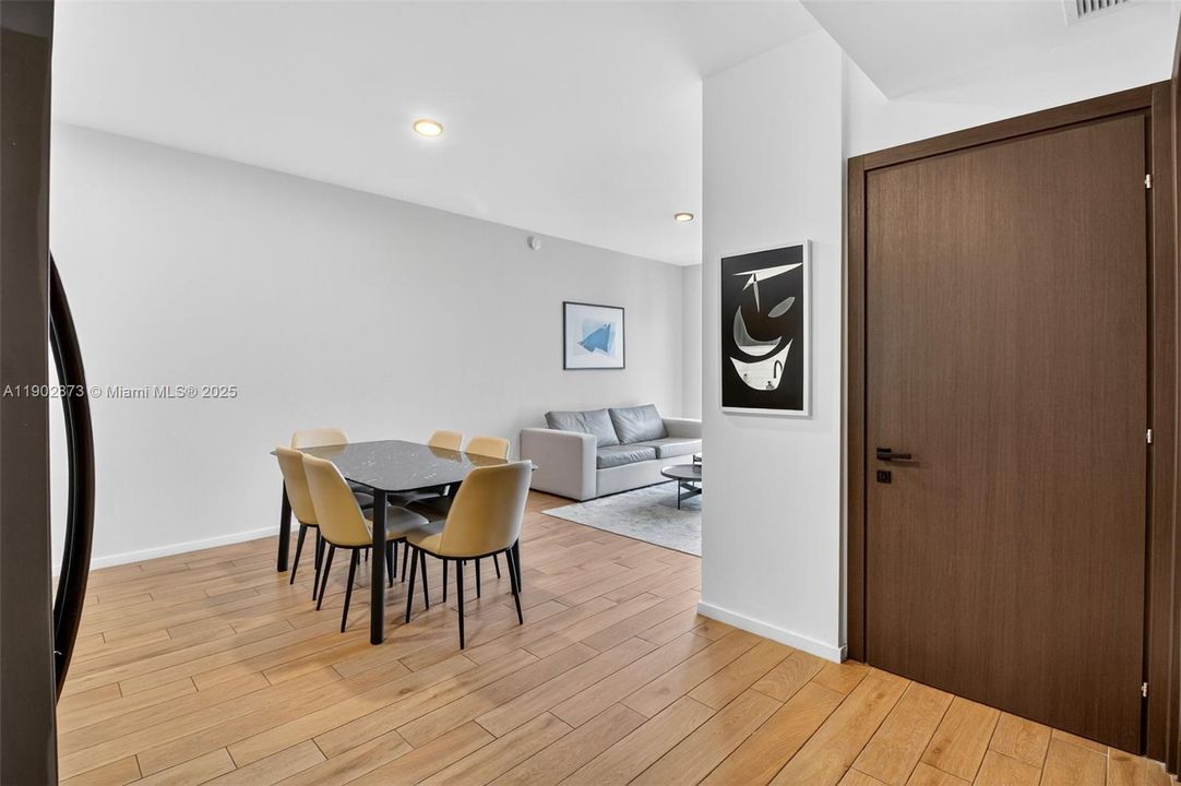 待售: $1,139,000 (1 贝兹, 1 浴室, 626 平方英尺)