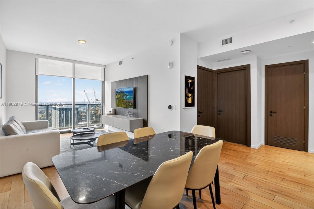 待售: $1,139,000 (1 贝兹, 1 浴室, 626 平方英尺)