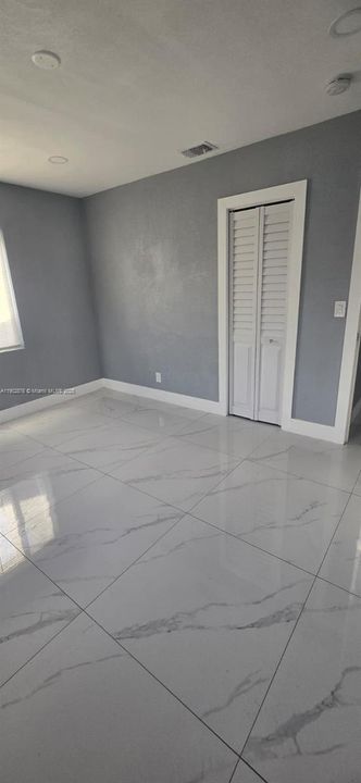 Active With Contract: $2,600 (2 beds, 1 baths, 1107 Square Feet)