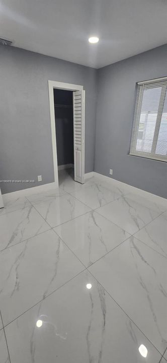 Active With Contract: $2,600 (2 beds, 1 baths, 1107 Square Feet)