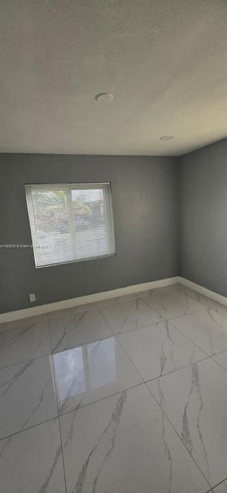 Active With Contract: $2,600 (2 beds, 1 baths, 1107 Square Feet)