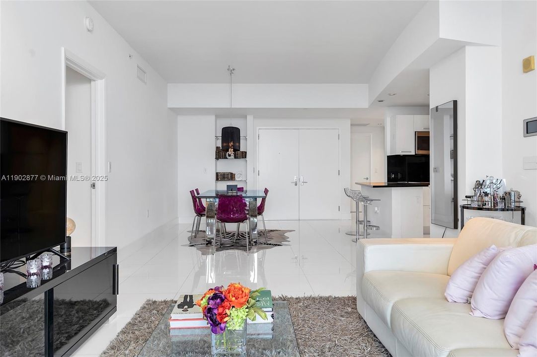 For Sale: $2,448,000 (2 beds, 3 baths, 1487 Square Feet)